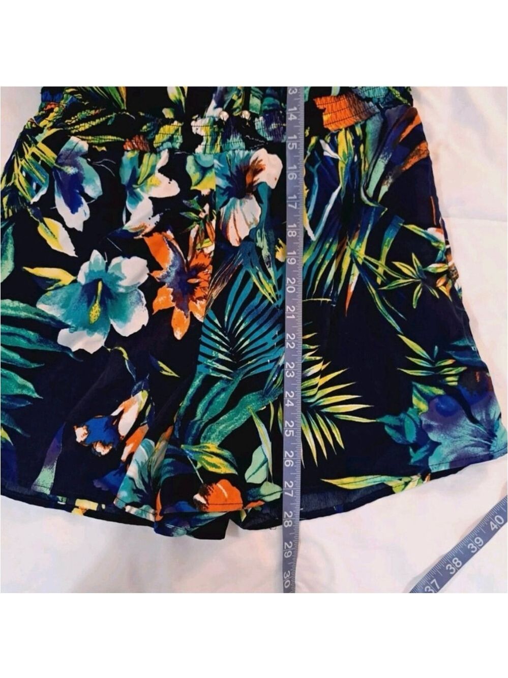 A.Byer Spaghetti Strap Halter Romper
Hawaiian Sz Medium NWT - Picture 14 of 14
